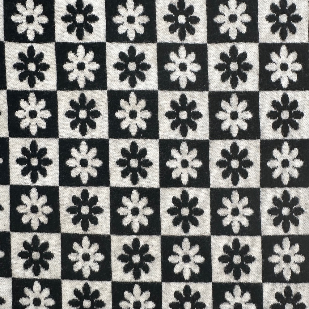 Vila jersey long sleeved top in black and white retro floral checkerboard - Picture 5 of 8